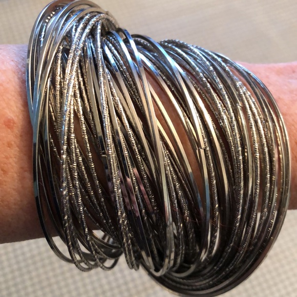 Multiple Bangles (75+) Silver Tone Sparkle Interlocking Metal  Lightweight- #421 - Picture 5 of 5
